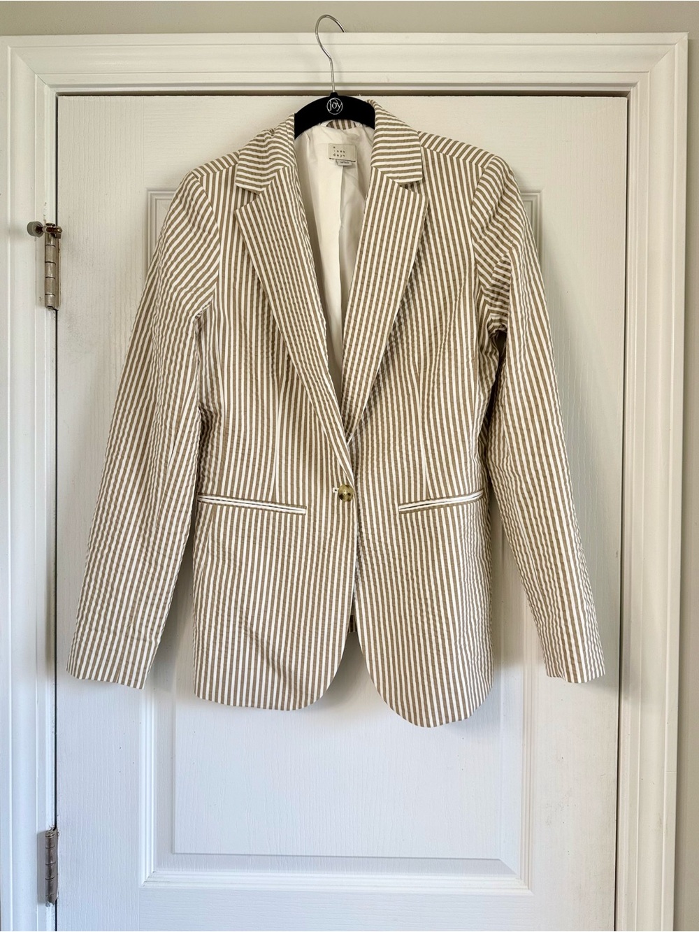 NWOT “a new day” Cream and White Striped Seersucker Blazer